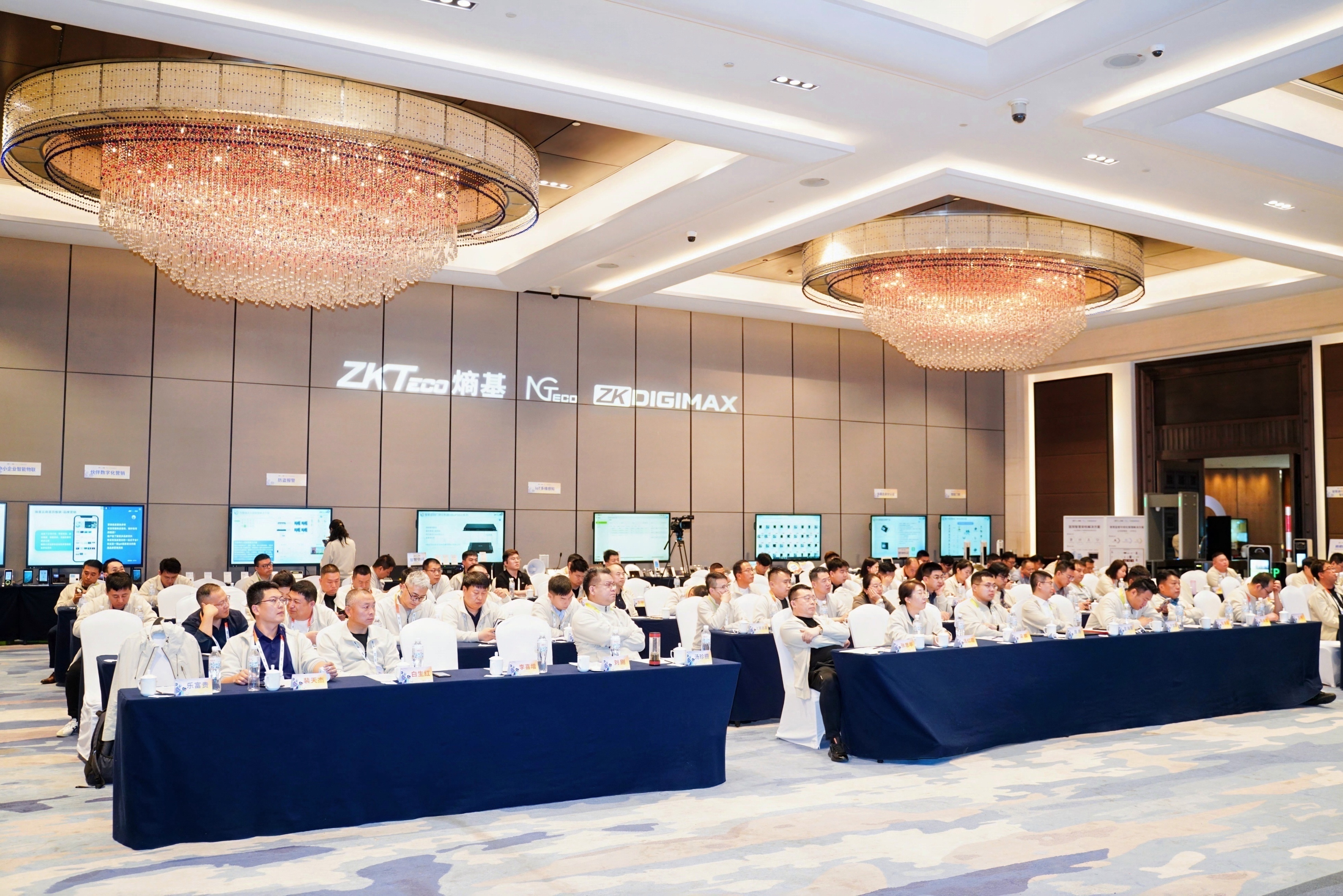 逐梦AI 与熵基一起UP2.jpg